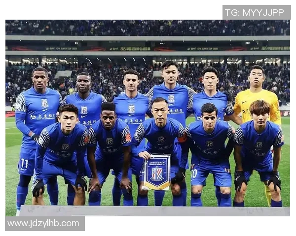 杭州足球队在冠军赛中的灵活性表现引发热议展现出强大竞争力与战术智慧